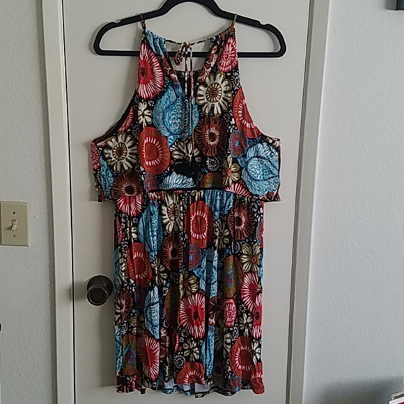 Floral tiered halter dress - Picture 3 of 4